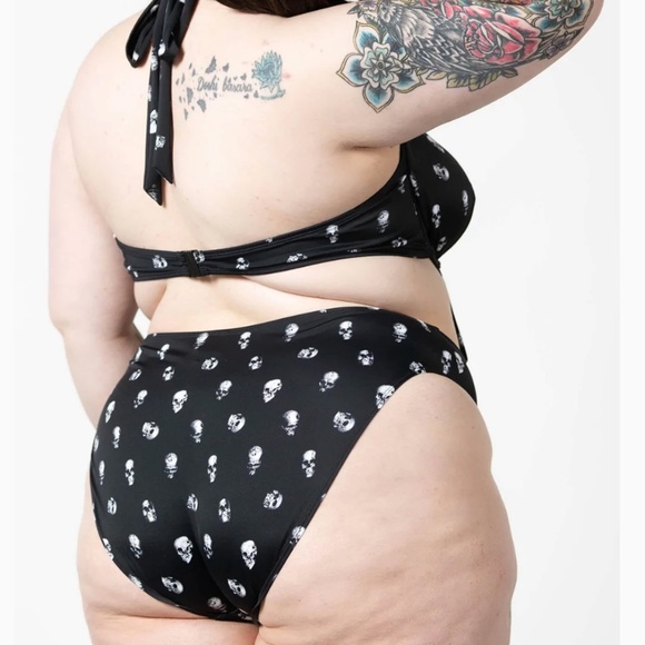 Killstar Plus Size Rebel Fate Black Skull Swimsuit 3XL NEW - Picture 2 of 4
